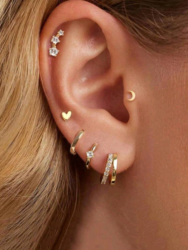 Işıltılı Auricula Set: Gold ve Zirkon Taşlı Küpe Kombini